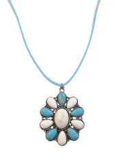 フラワー調ターコイズネックレス✨　かわいいネックレス　　ボヘミアン　　インディアン　　　ウエスタン　　　エスニック　　　ペンダント　　　ネックレスターコイズ　　　リーズナブル