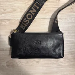 状態良好 IL BISONTE イルビゾンテ レザー ボディバッグ 黒 現行