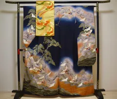 ✨逸品✨仕立て上がり京友禅　鶴翔荒波紋　上品な黒い振袖と金の唐織袋帯セット