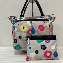 8197　LeSportsac レスポートサック　トートバッグ　ハンドバッグ　ベージュ　ブラック　黒　花柄　フラワー　レディース　軽量　カジュアル　シンプル