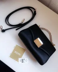 18万円/着用画像 O) マイケルコース クロスバック