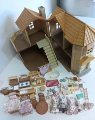 シルバニアファミリー　明かりの灯る大きなお家　人形・家具付