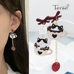 カフェ猫アシンメトリーピアス】猫カップ コーヒー クッキー リボン キューブシュガー チェーン ゆらゆら かわいい 個性的 遊び心 春 夏 秋 冬 お出かけ デート 女子会 カフェ好き 猫好き プレゼント ギフト 母の日 誕生日 送料無料 即購入OK