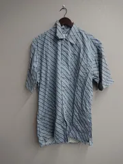 M12112 Calvin Klein カルバンクライン 総柄 半袖 シャツ Lサイズ アート デザイン ブルー系メンズ 綿100％ 胸ポケット付 カジュアル