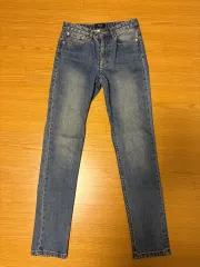 A. P. C. デニム ズボン