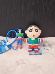 クレヨンしんちゃん アクション仮面 キーホルダー アクション仮面 服を着た クレヨンしんちゃん キーホルダー ぬいぐるみ