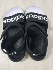 アディダス サンダル