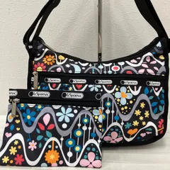 8137　LeSportsac レスポートサック　ショルダーバッグ　クラシックホーボー　ポーチ付　ブラック　黒　花柄　レディース　シンプル　カジュアル　軽量