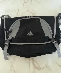 アディダス メッセンジャーバッグ