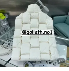アイボリー キルティング ダウンベスト