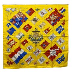 未使用近い HERMES エルメススカーフ カレ 90 PAVOIS 船旗 エルメス カレ90 PAVOIS シルクスカーフ 国旗 船旗 イエロー HERMES