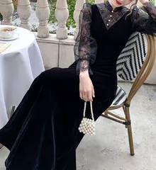 ★2026新品★黒のレースのイブニングドレス、モダンな韓国風、長いスタンドカラー、豪華なくり抜きの長袖、普段着やイブ