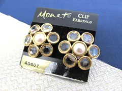 MONET モネ 大ぶり イヤリング 花柄 フラワーモチーフ ゴールド色 アクセサリー 服飾小物