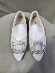 白キュービック装飾レディースフラットシューズ