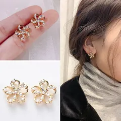 ピアス レディース 花 フラワー パール オーロラ ビジュー スタッドピアス 小さめ 1.5cm 18kコーティング ゴールド 金属アレルギー対応 イミテーションパール キュービックジルコニア 上品 華奢 大人可愛い 結婚式 入学式 プレゼント 送料無料