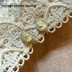 07547ヴィンテージグリーンのカメリアイヤリング