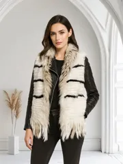 高級リアルラビットファーベスト／ストライプ・フリンジ