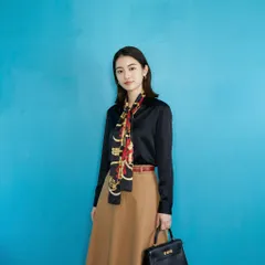 227 トラサルディ シルク100% ロングスカーフ ストール ベルト柄 ロゴ