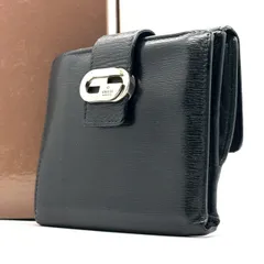 きちんと感が続く、黒レザーの選択✨　GUCCI　二つ折り財布 10カード Wホック レザー シルバー金具　黒