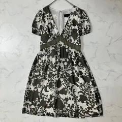 美品 UNTITLED アンタイトル 日本製 切替 異素材 花柄 裏地付き ギャザー ジップ ボタン Vネック パフスリーブ 半袖 ひざ丈 ワンピース チャコールグレー オフホワイト  2