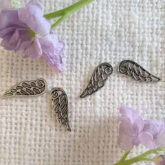 透かしパーツ 羽根 シルバー 5個 K-042 23mm  翼 フェザー ハンドメイドアクセサリー ネックレス ピアス イヤリング ビーズクラブ