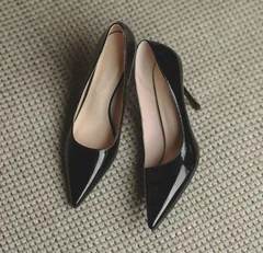 パンプス ハイヒール 走れるパンプス 魔法の美脚 通勤 フォーマル オフィス 7センチ ピンヒール ポインテッドトゥ レディース 柔らかい225588