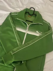 2026年最新】ジャージ プーマ 緑の人気アイテム - メルカリ