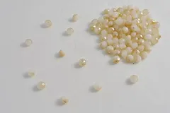 ビーズクラブ ガラスビーズ ボタンカット No.95 6mm ベージュ 連売り ビーズパーツ ネックレス ブレスレット