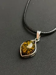 【天然琥珀】グリーンアンバー ペンダントトップ｜シルバー