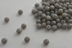 ビーズクラブ ガラスビーズ ボタンカット No.77 6mm ライトグレー 連売り ビーズパーツ ネックレス ブレスレット