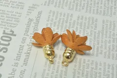 プチフラワー タッセル チャーム キャメル 2個 18mm ピアス イヤリング ゴールド 花 パーツ ビーズクラブ