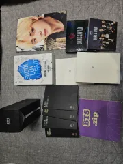 BTS グッズおよび アルバム