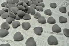 フロッキー ビーズ シンプルハート グレー 2個 17mm ベルベット ベロア ピアス イヤリング ビーズクラブ