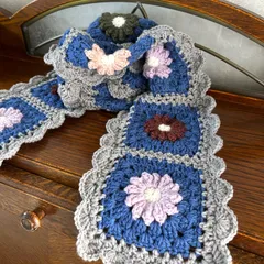 マフラー　ストール　ぷっくりお花　手編み