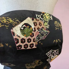 名古屋帯　帯　着物　お太鼓柄　アンティーク　刺繍　黒　鶴　亀甲　リサイクル着物　n-899