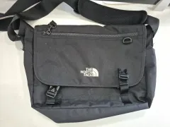 THE NORTH FACE ザノースフェイス ブラック メッセンジャーバッグ クロスバック