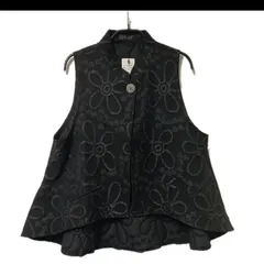 新品タグ付き膨れ織りジャガードブラック花柄Ａラインシルエットハイネックベスト