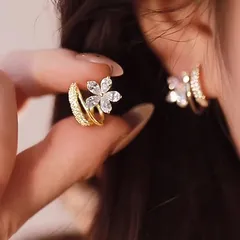 ピアス 花モチーフ レディース きらきら