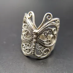 大きな羽の蝶 透かし装飾 925 シルバー ヴィンテージ バタフライ リング 指輪 銀 昆虫モチーフ 上品 エレガント 大ぶり 存在感 R15-D②