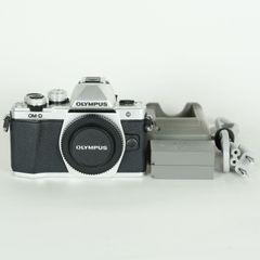良品 | シャッター数5,160回｜バッテリー2個付] OLYMPUS OM-D E-M10