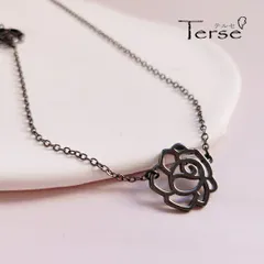 ブラックローズ ネックレス 黒薔薇 ペンダント 透かし彫り レトロ ゴシック シルバー 永遠の愛 レディース アクセサリー お出かけ デート パーティー 二次会 母の日 誕生日 プレゼント ギフト 送料無料 即購入OK