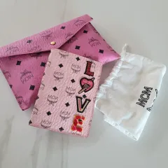 MCM エム シー エム レディース パスポート ケース ラブパッチ ラブパッチ ピンク + おまけ付き(※メルカリshop取引では対象外) ポーチ