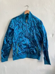 ブルー パターン ブルゾン