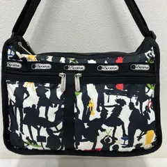 8373 LeSportsac　レスポートサック　 ショルダーバッグ　斜めがけ　紐調節可能　 デラックスエブリデイ　マチ拡張　 バンド　音楽　人　総柄　ブラック系　 黒　ナイロン　軽量　レディース
