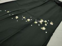 赤黒リバーシブル 着物ショール 羽織 着物 ちりめん 刺繍 桜 縮緬 