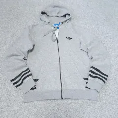 090 アディダス フードジップアップ