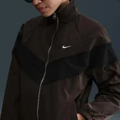 ナイキ ウィンドランナー 黒 茶色 (サイズM)