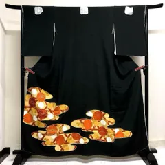 黒留袖　五つ紋　比翼付き　金駒刺繍　刺繍　菊花　籠目　ヱ霞　着物　103tz