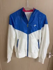 ナイキ ウィンドブレーカー