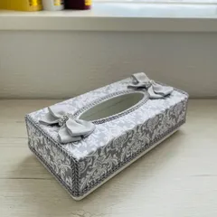 エレガントなダマスク柄のティッシュケース（グレー）